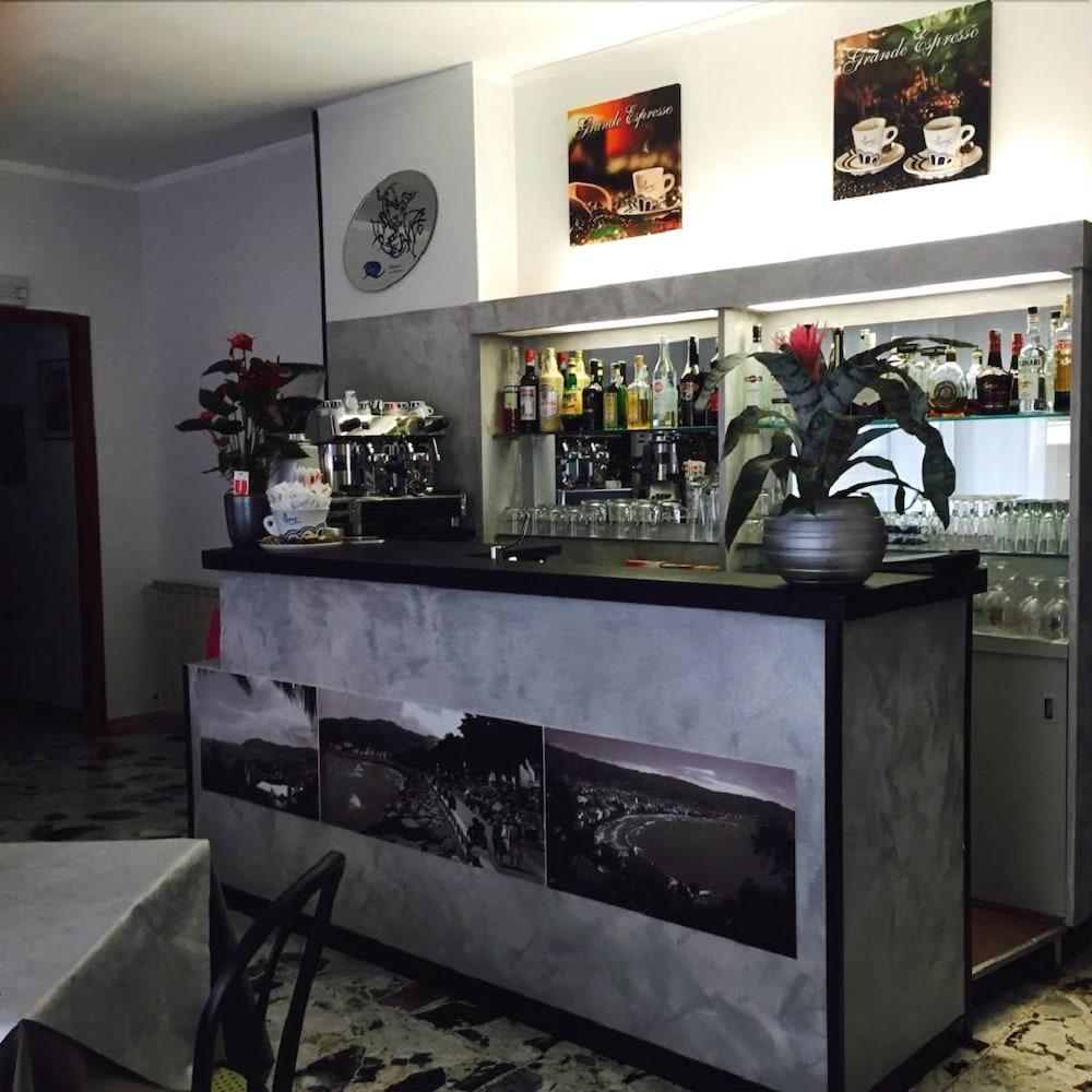 Hotel Capri دْيانو مارينا المظهر الخارجي الصورة