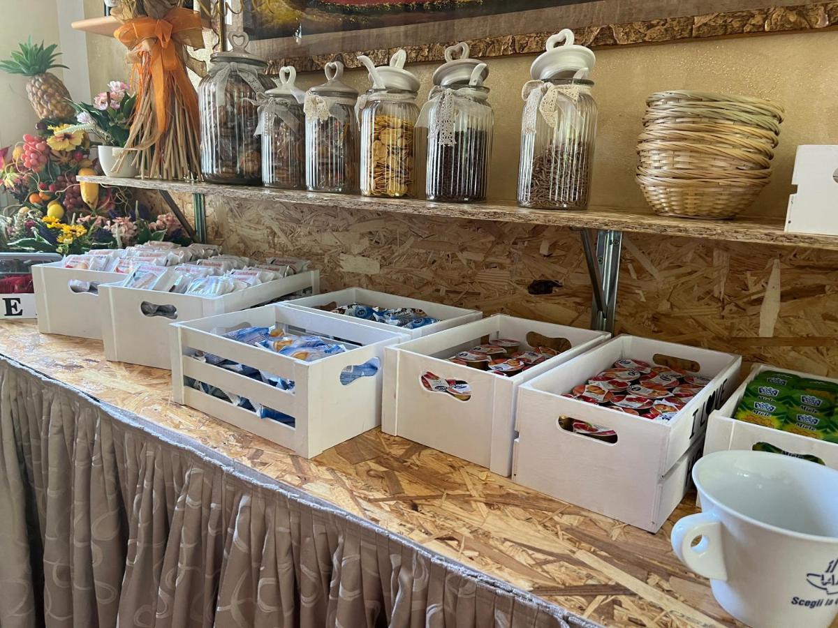 Hotel Capri دْيانو مارينا المظهر الخارجي الصورة