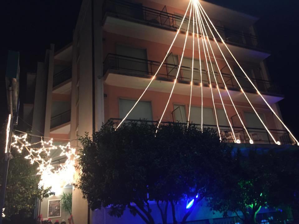 Hotel Capri دْيانو مارينا المظهر الخارجي الصورة