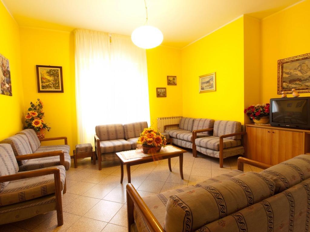 Hotel Capri دْيانو مارينا المظهر الخارجي الصورة