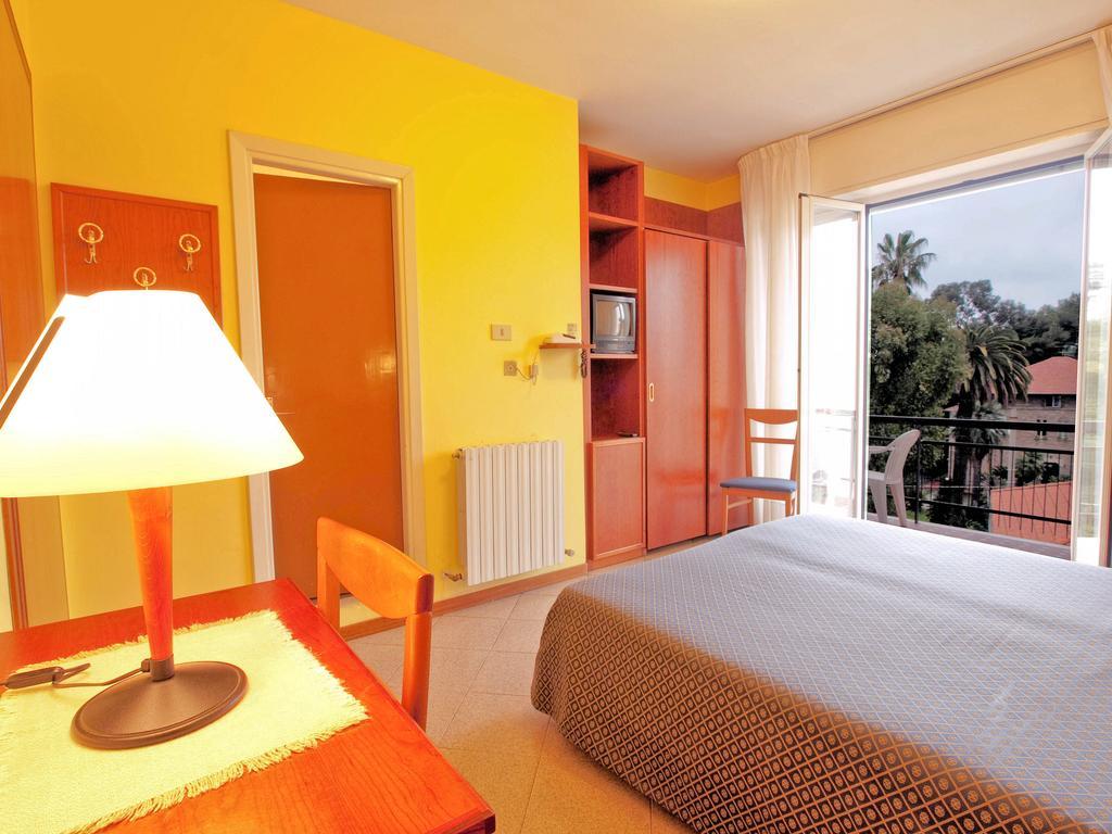 Hotel Capri دْيانو مارينا الغرفة الصورة